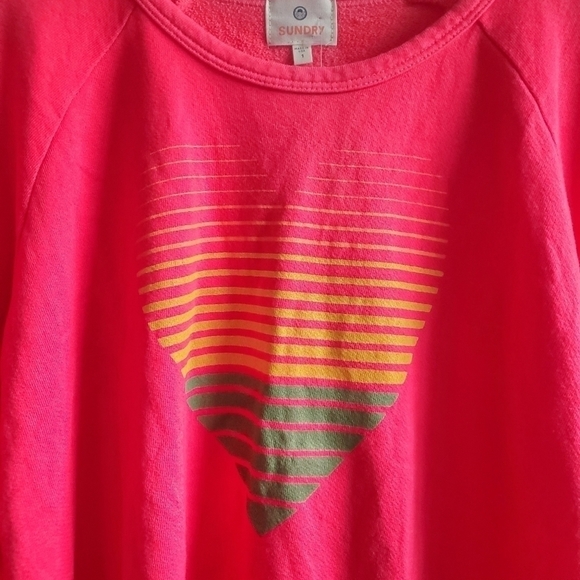 New Sundry Rainbow Heart Graphic Pullover Sweatshirt NWT Size 1/Small - Picture 2 of 7